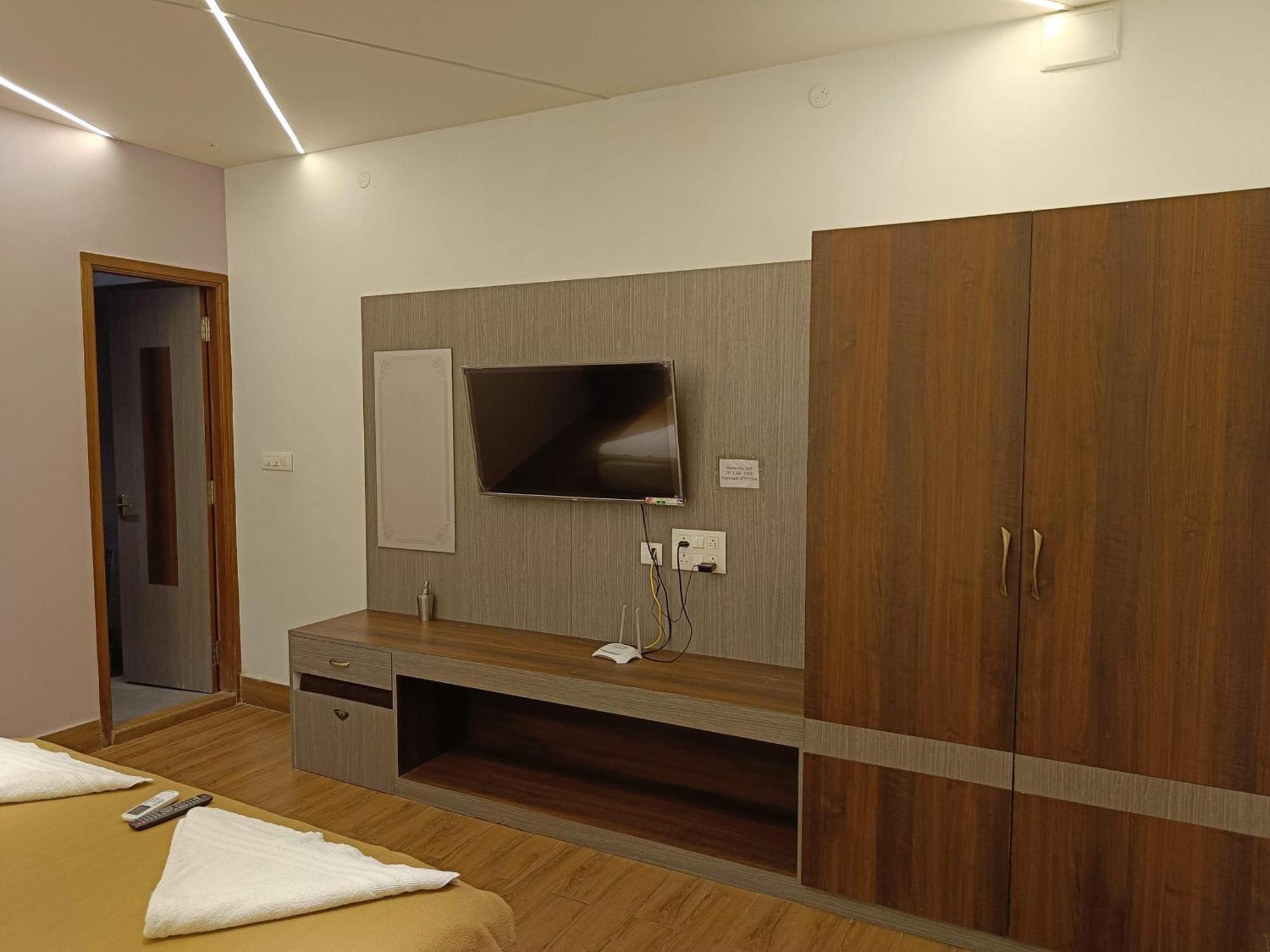 Umino Beach Resort Chennai Esterno foto